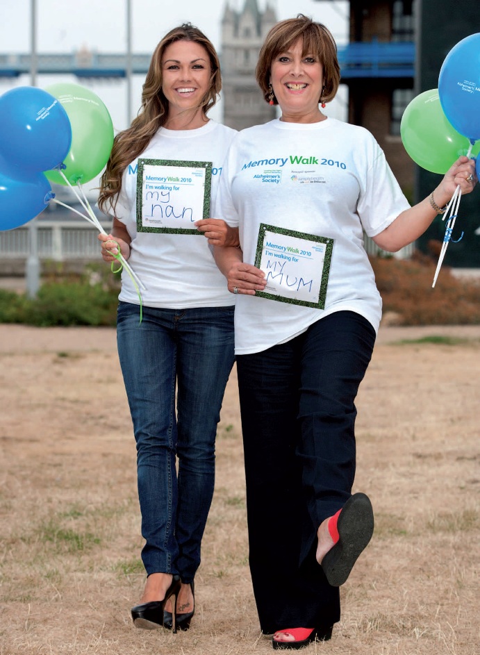 Lynda Bellingham Alzheimer's Society memory walk 1.jpg Lynda Bellingham Alzheimer's Society memory walk 1.jpg